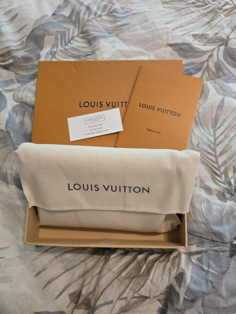 💖 LV Pink Passport Holder Monogram NWT - Picture 8 of 16